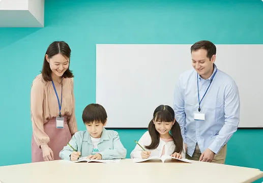 先生と生徒の学習風景